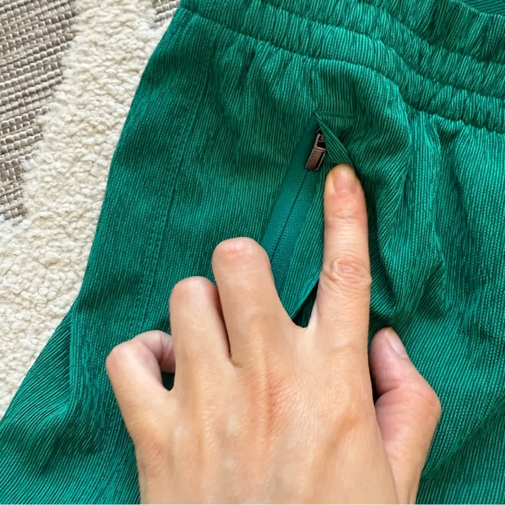 Athleta Echo Shorts in Forest Green Athletic Active Size 12 NWT - Image 4