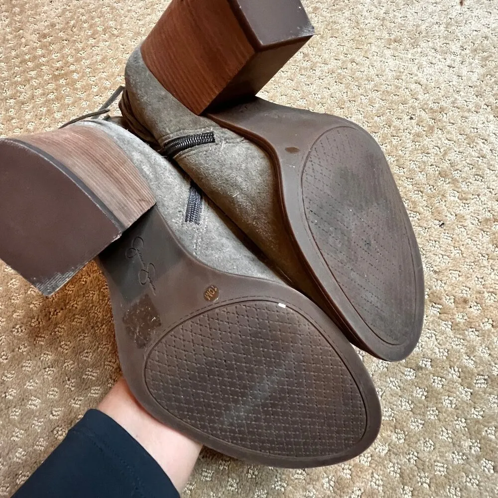 Jessica Simpson Sesley Gray Suede Leather Fringe Heeled Ankle Bootie SZ 10 Comfy - Image 10