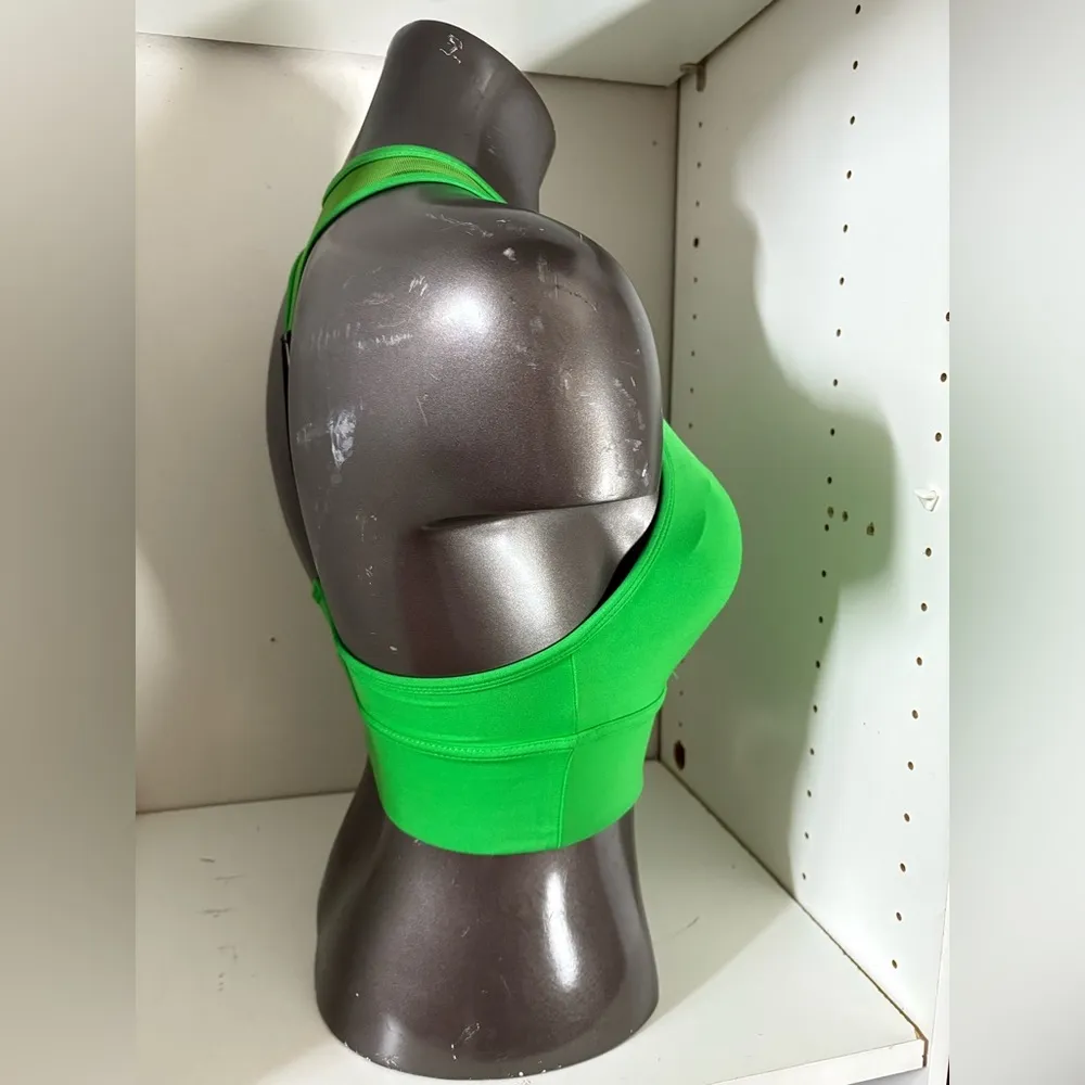 Sports illustrated woman’s sports bra size med Green - Image 10