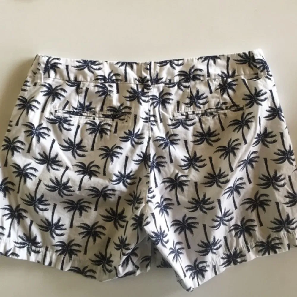 ✨ Navy blue and white palm tree print shorts✨ - Image 4