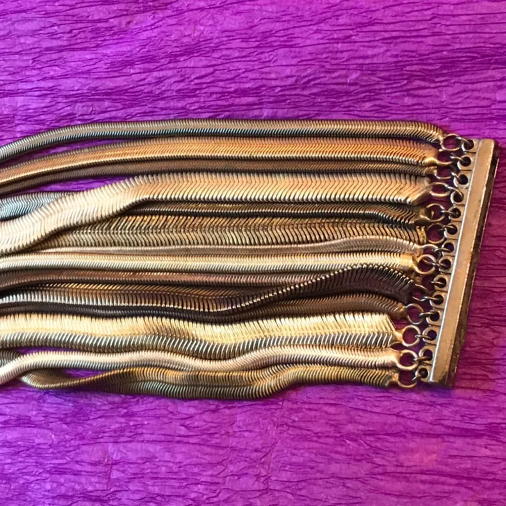 Betsey Johnson bracelet - Image 4