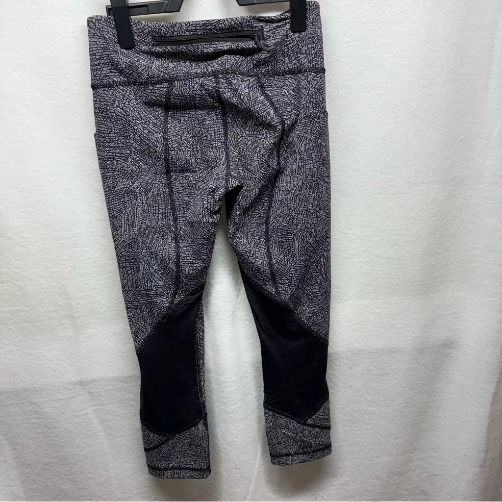 lululemon athletica‎ Monochrome Patterned Leggings - Image 6