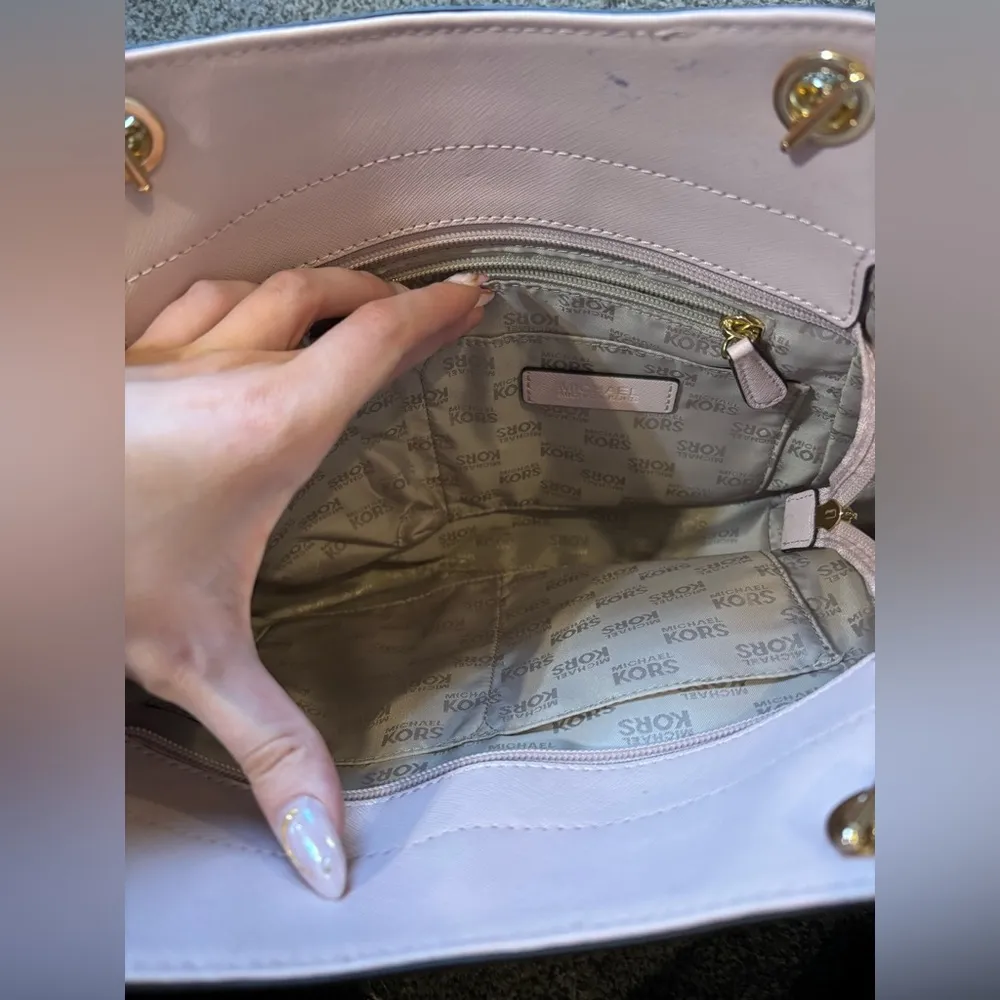 Michael Kors Jet Set Medium Purse - Image 7