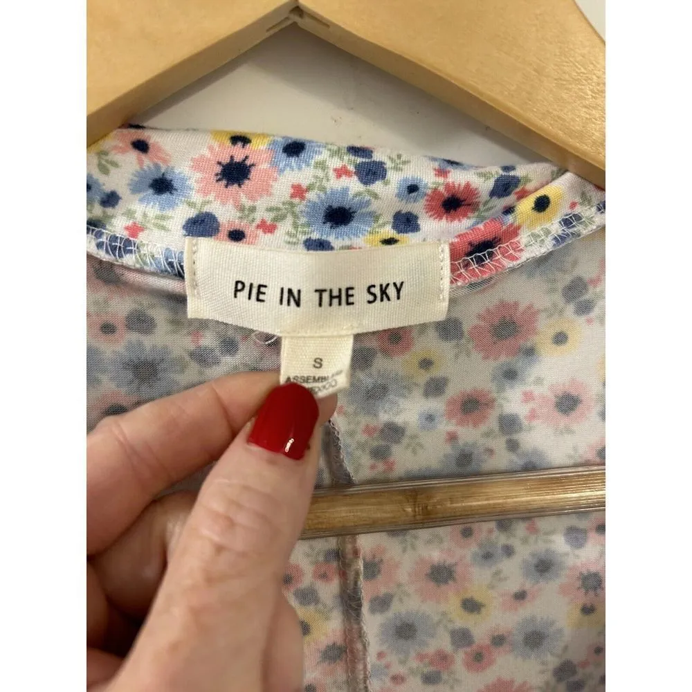 Pie In The Sky Juniors Solid Floral Cropped Front Ruched Collared Top, Small - Image 5