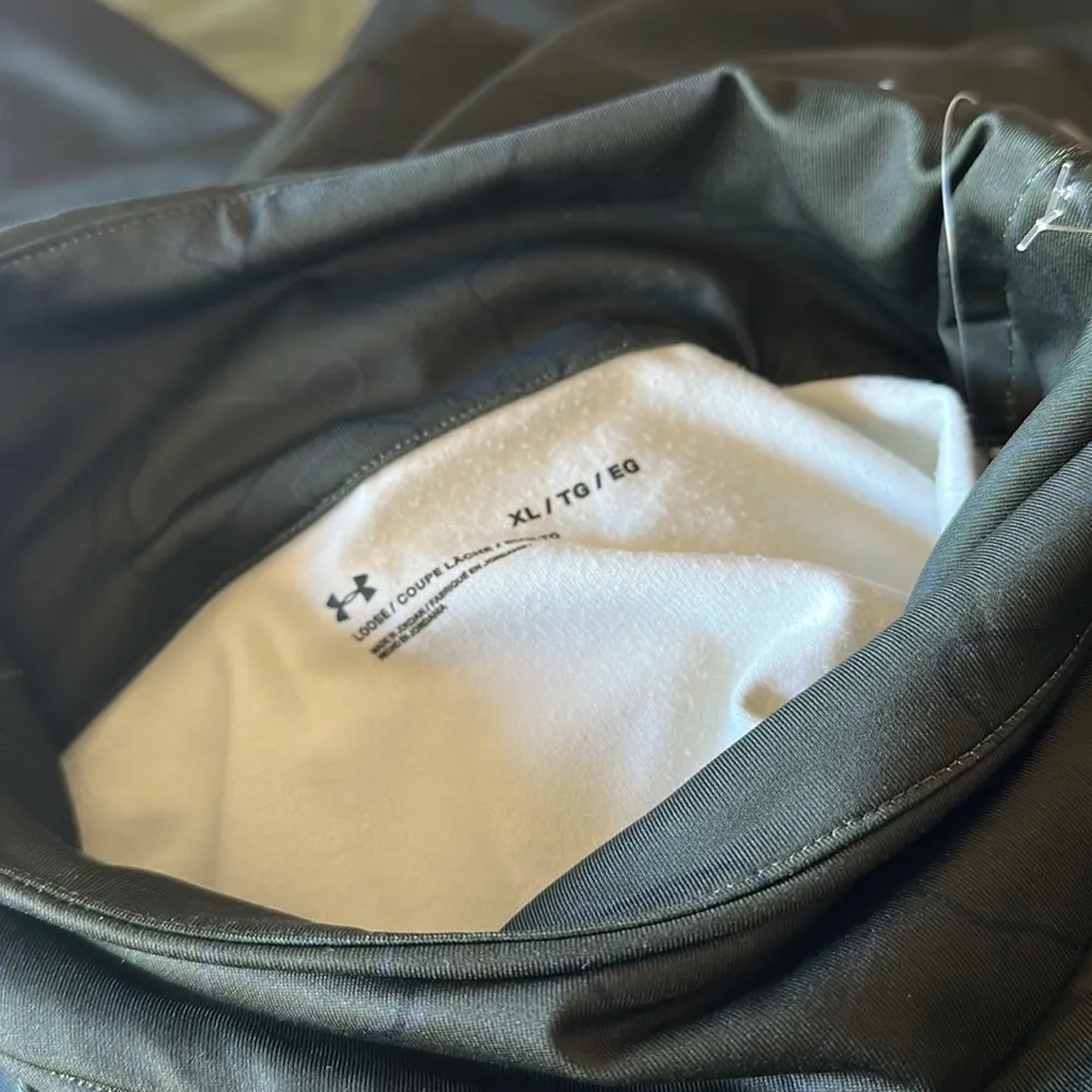 NWT Women's Under Armour  Cold Weather Funnel Neck Pullover Green Camo - Image 7