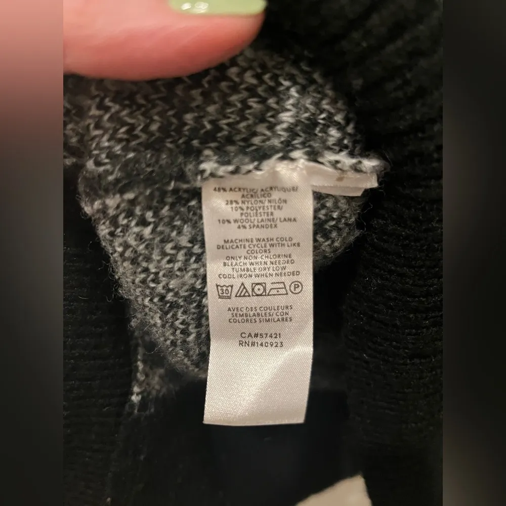 Loft Turtleneck Sweater Sz L EUC Split hem Black/White EUC - Image 4