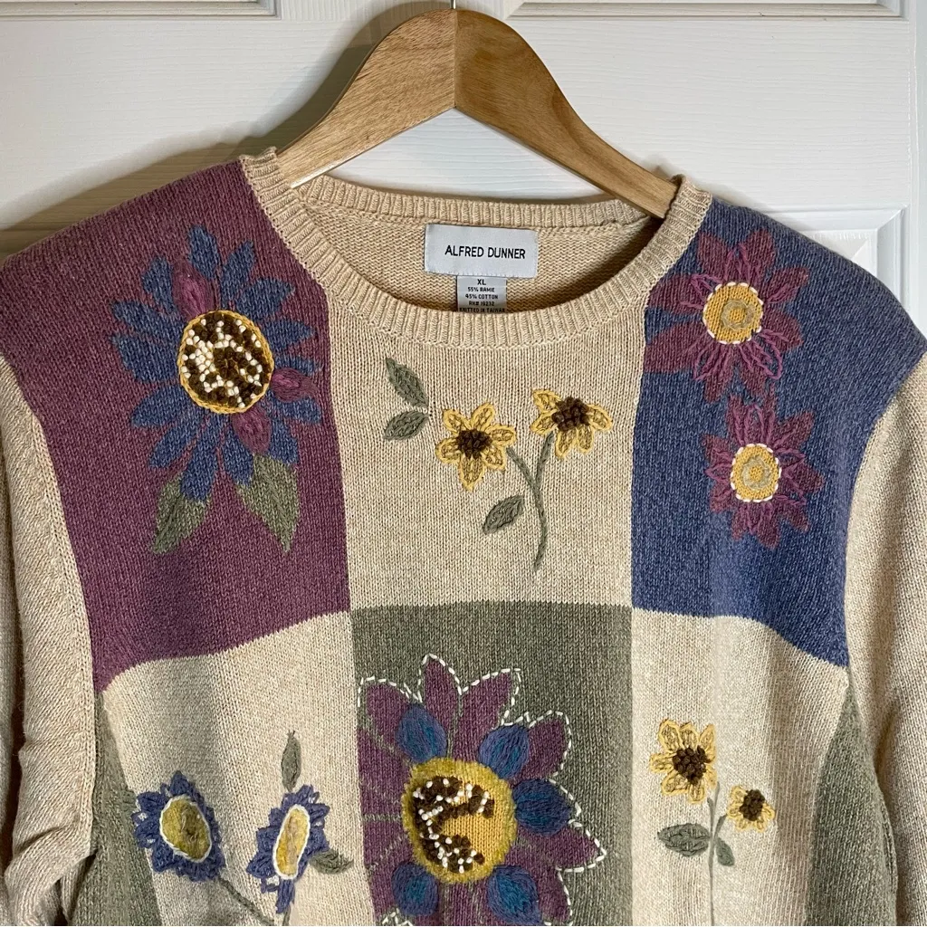 Vintage Alfred Dunner Tan Knit Sweater with Patch Floral Design Size XL granny Blue - Image 3