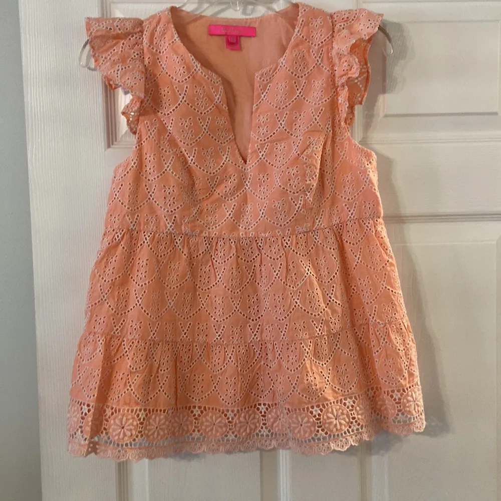 Lilly Pulitzer Shirt size 00 excellent condition length 24” bust 28” - Image 3