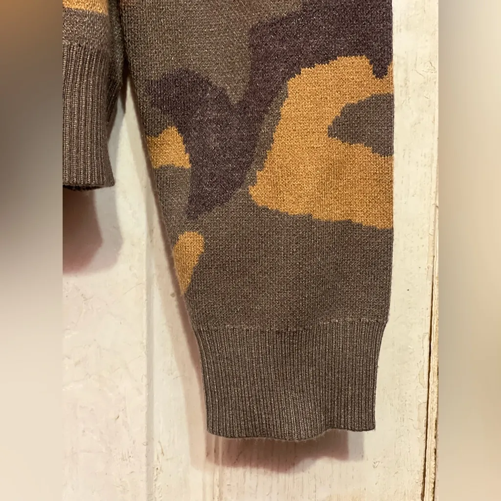 Six/Fifty Camo Pattern Mock Neck Sweater With Puff Sleeves Size M - Image 5