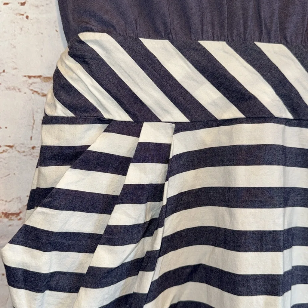 Little yellow button Anthropologie Striped Gray White Sleeveless Dress small - Image 4