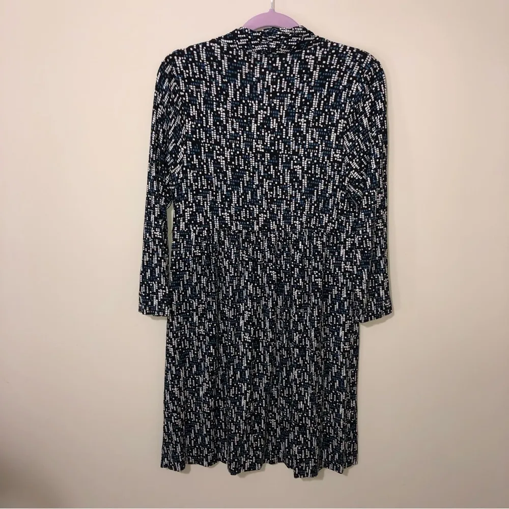 Soma Dress Size Large Faux Wrap Top Black White Blue Long Sleeve Geometric Print - Image 8
