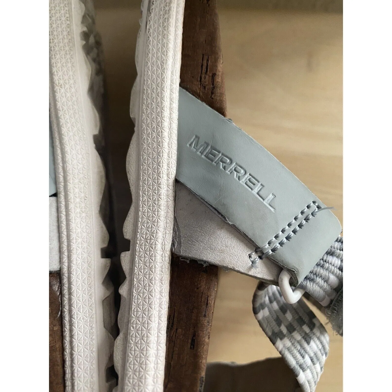 Merrell Sandals Womens 10 Gray White Sunvue Slip On Toe Strap Lightweight Beach - Image 8