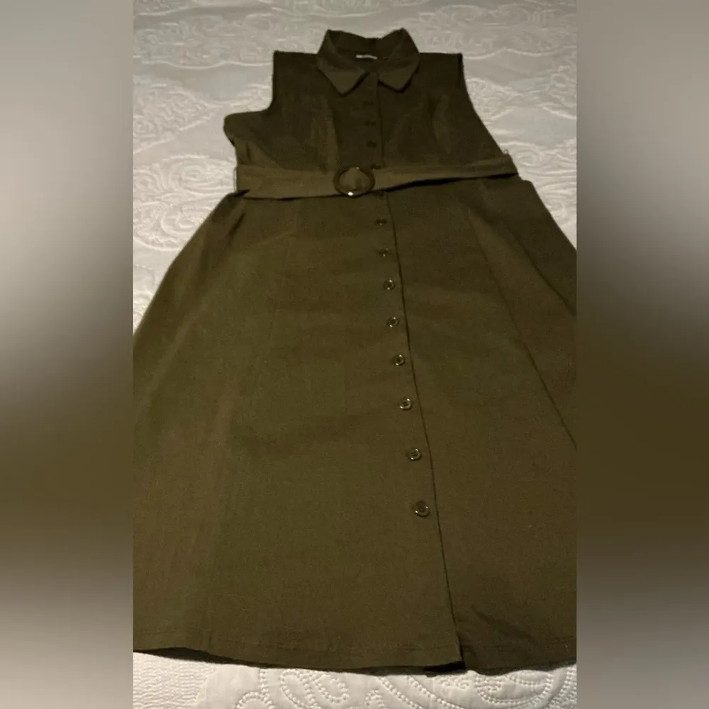 Nina Leonard Green Sleeveless Sheath Dress with Mandarin Collar - Image 8