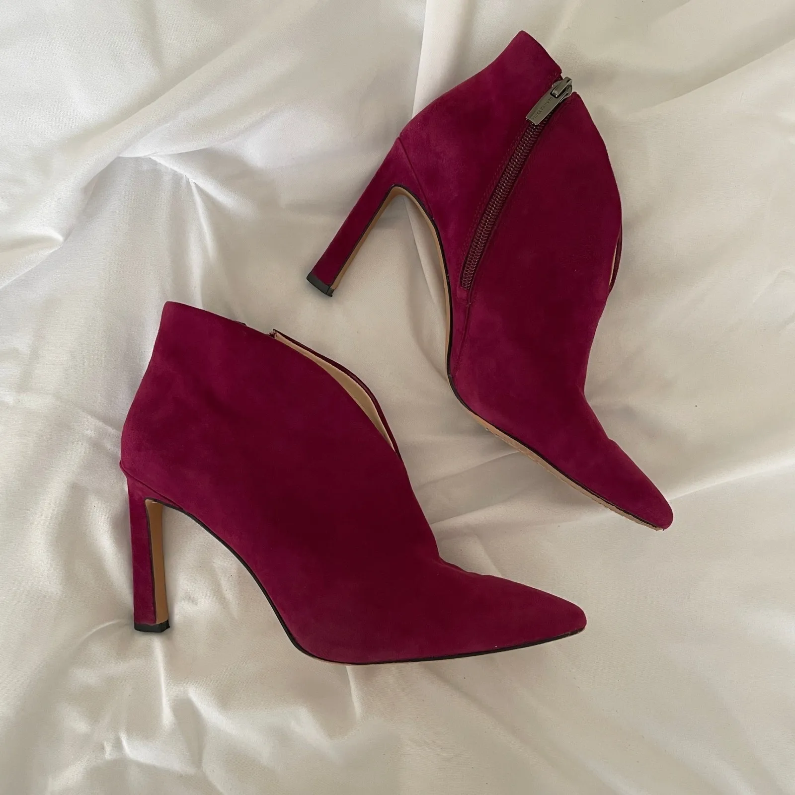 Vince Camuto Suede Pointed Toe Ankle Booties Side Zip Raspberry Women's Size‎ 8 - Image 9