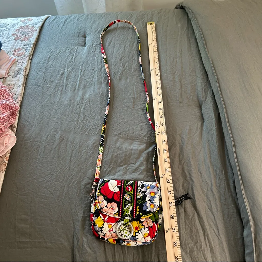 Vera Bradley Tiny Crossbody Purse. - Image 4
