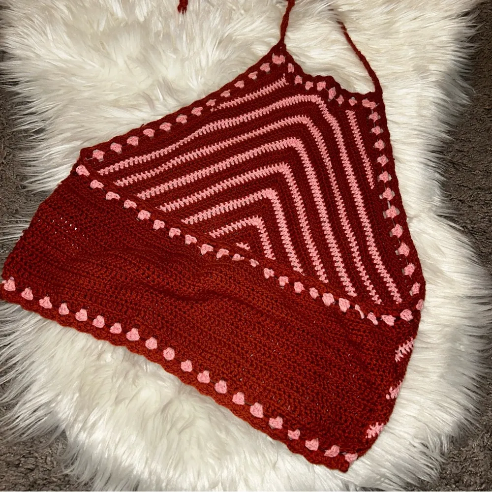 Forever 21 Red & Pink Knit Top Women’s Size Medium Tank Yarn Trendy Design Shirt - Image 3