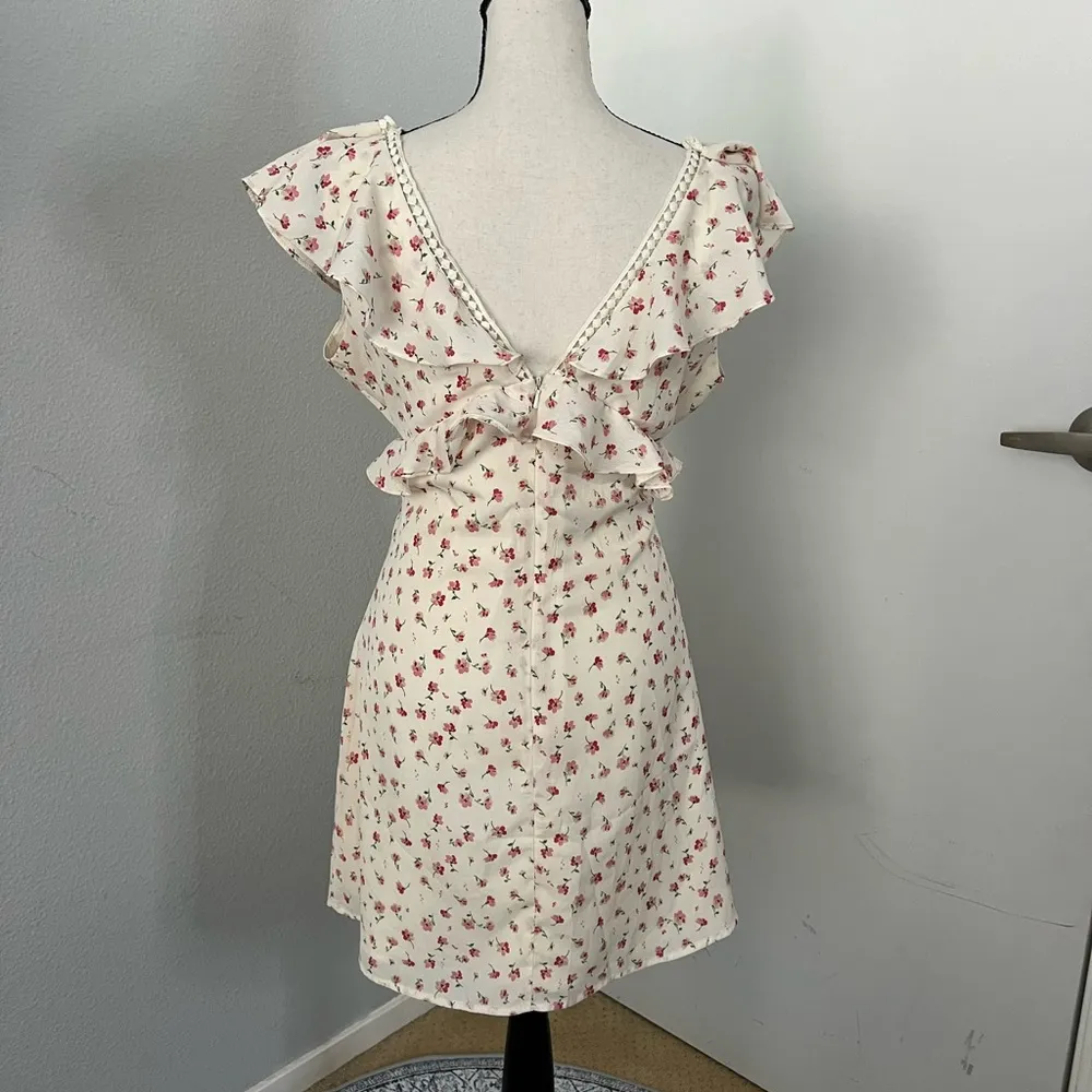 Off White Cream Pink Floral Dress with Ruffle Detail - Size M - Image 3