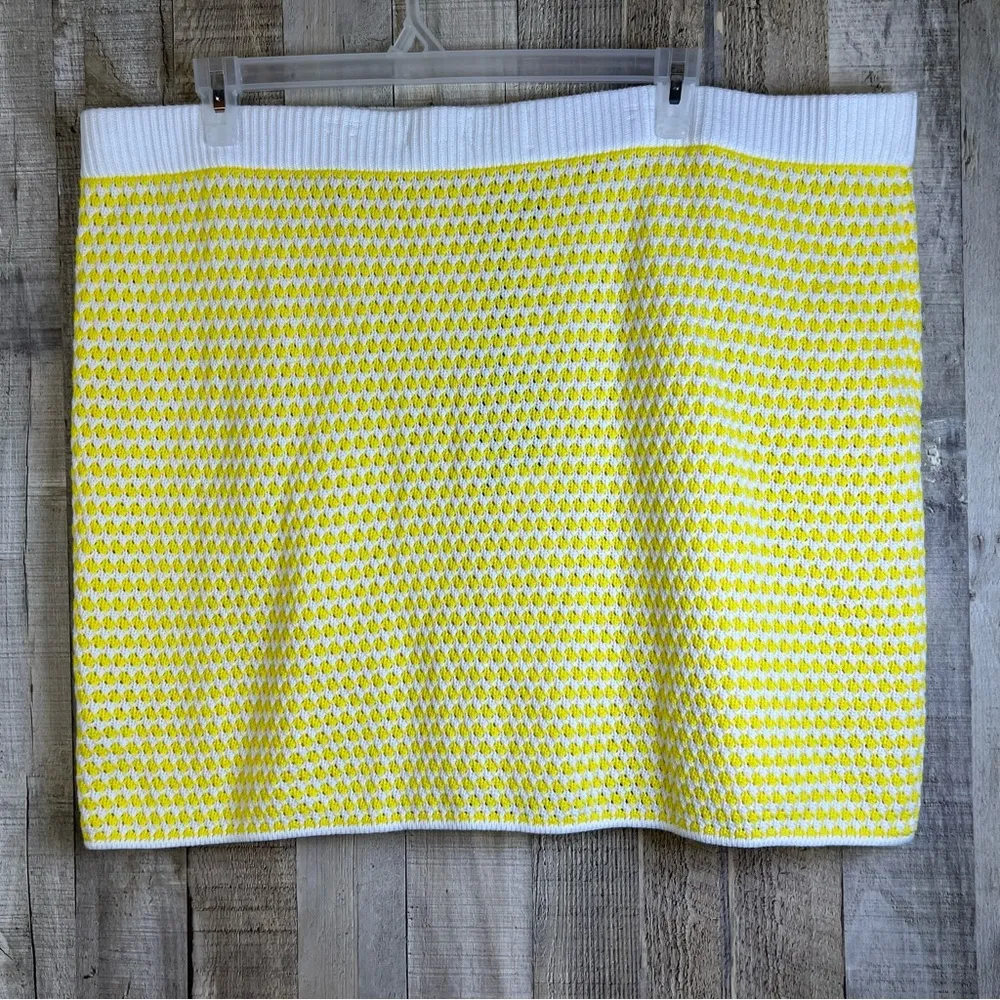 Future Collective Alani Noelle Size 2X Yellow & White Crochet Style Knit… - Image 2