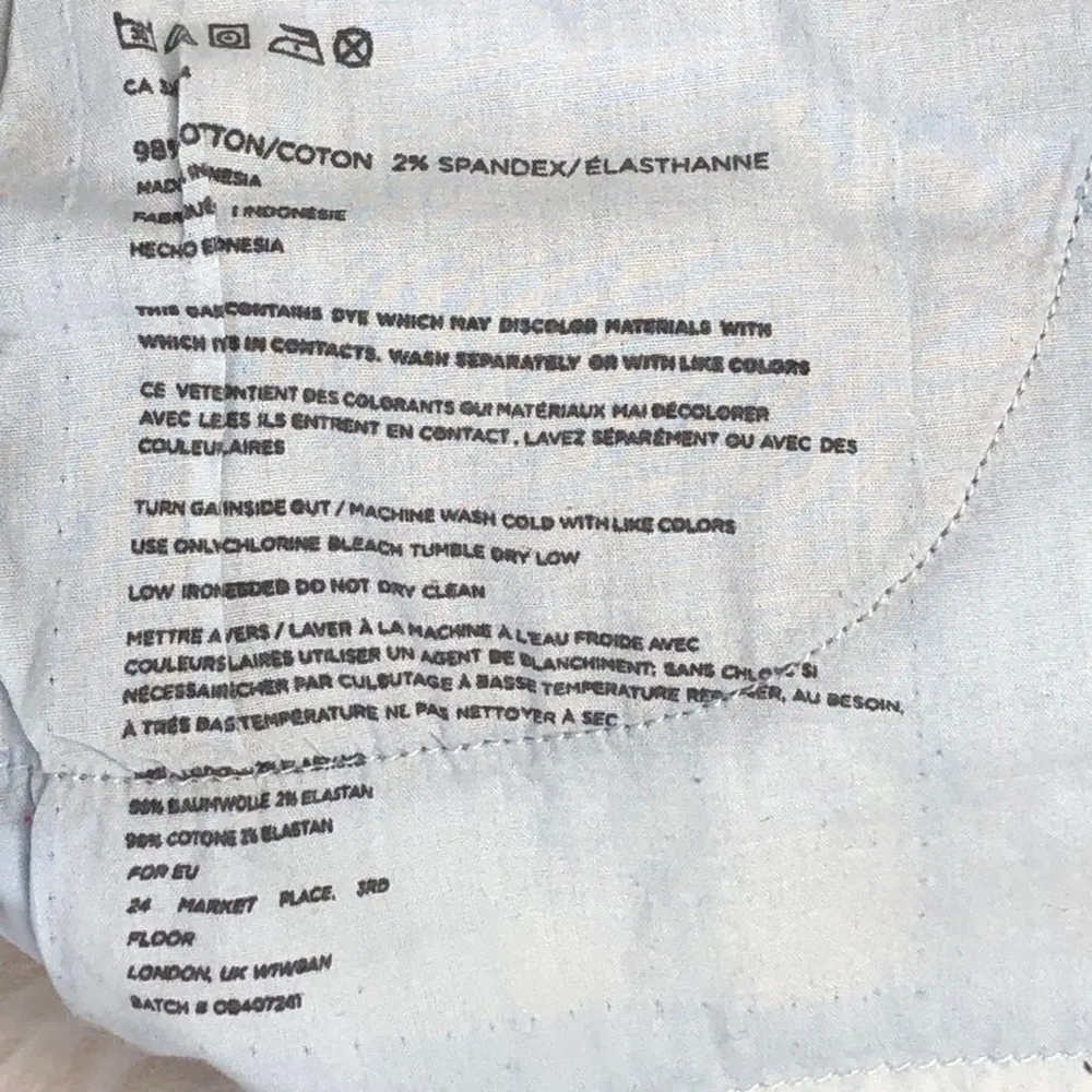 BDG Urban Outfitters Mid Rise Alexa Shortie Denim Dark Wash Jean Shorts size 26 - Image 9