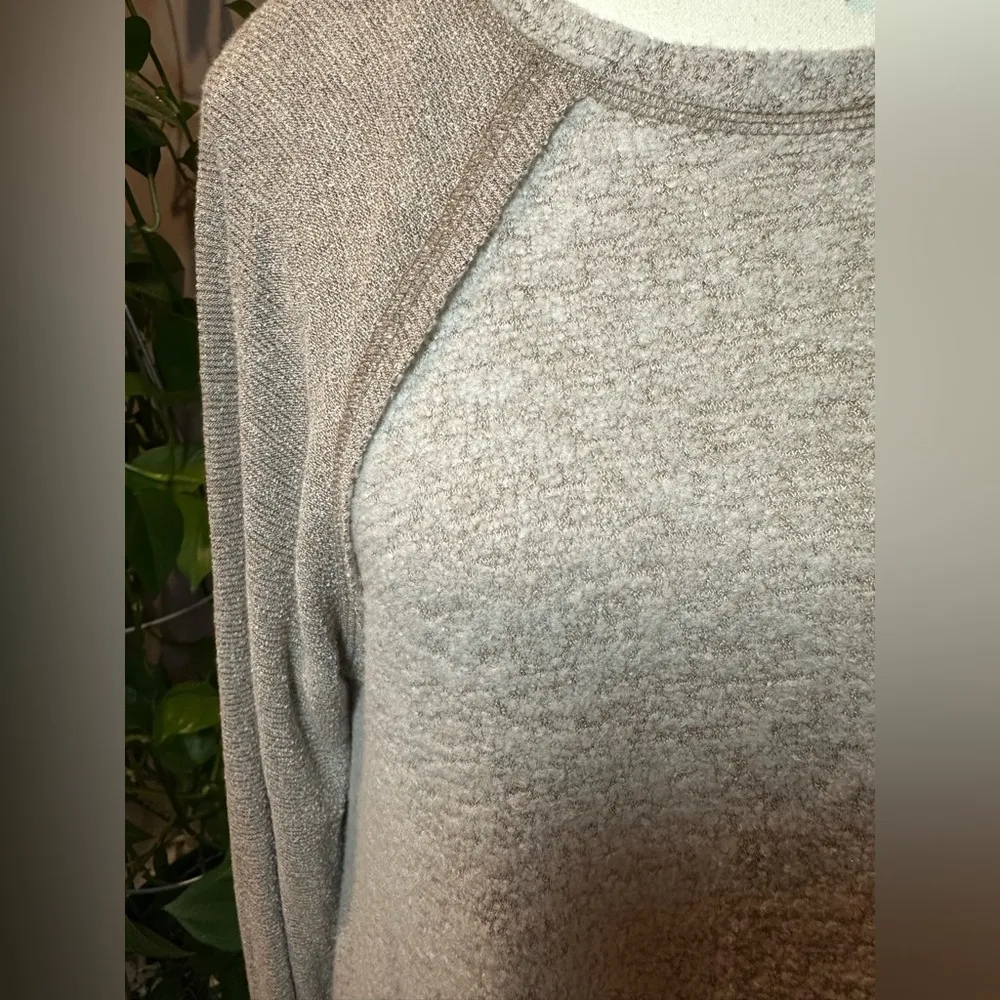 Cherish Light Gray Long Sleeve Women's Top Size L - Image 11