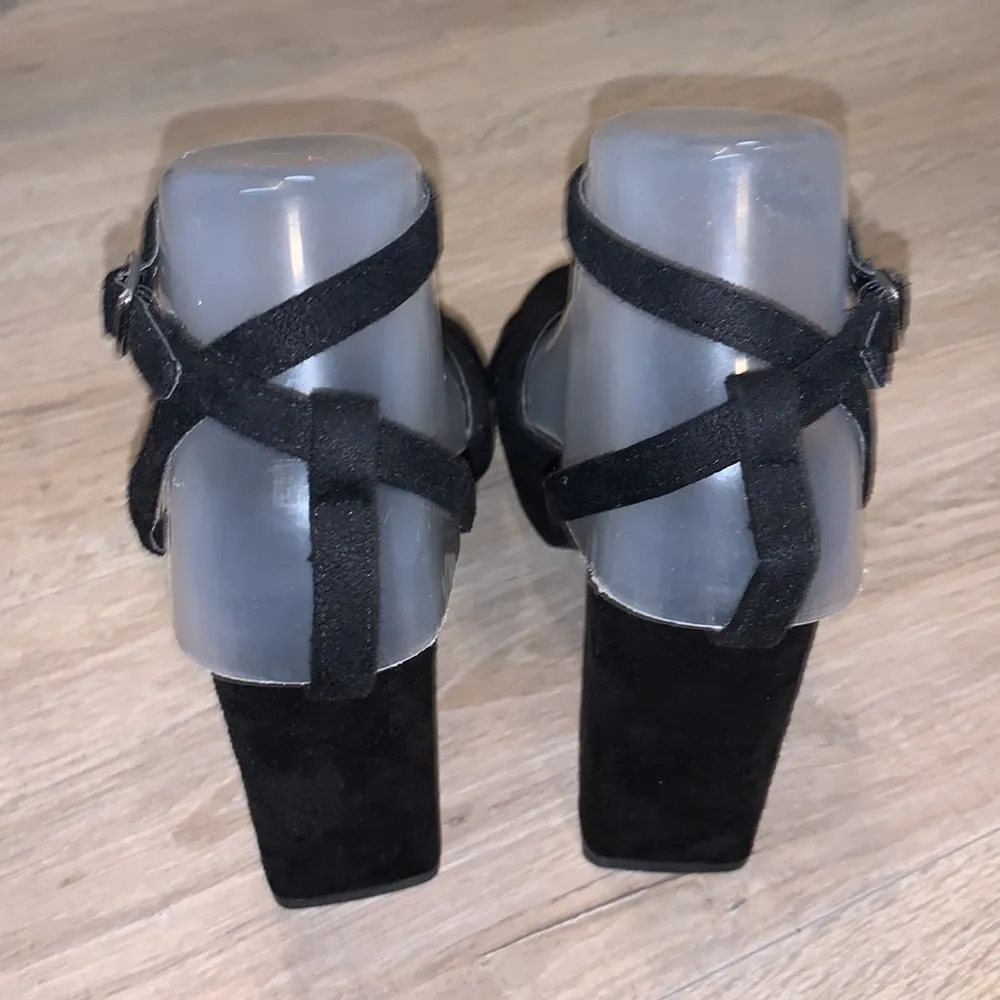 Forever 21 black suede feel ankle wrap block platform heels - Image 3