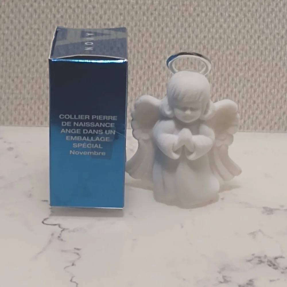 Avon Angel November Birthstone Necklace Yellow - Image 7