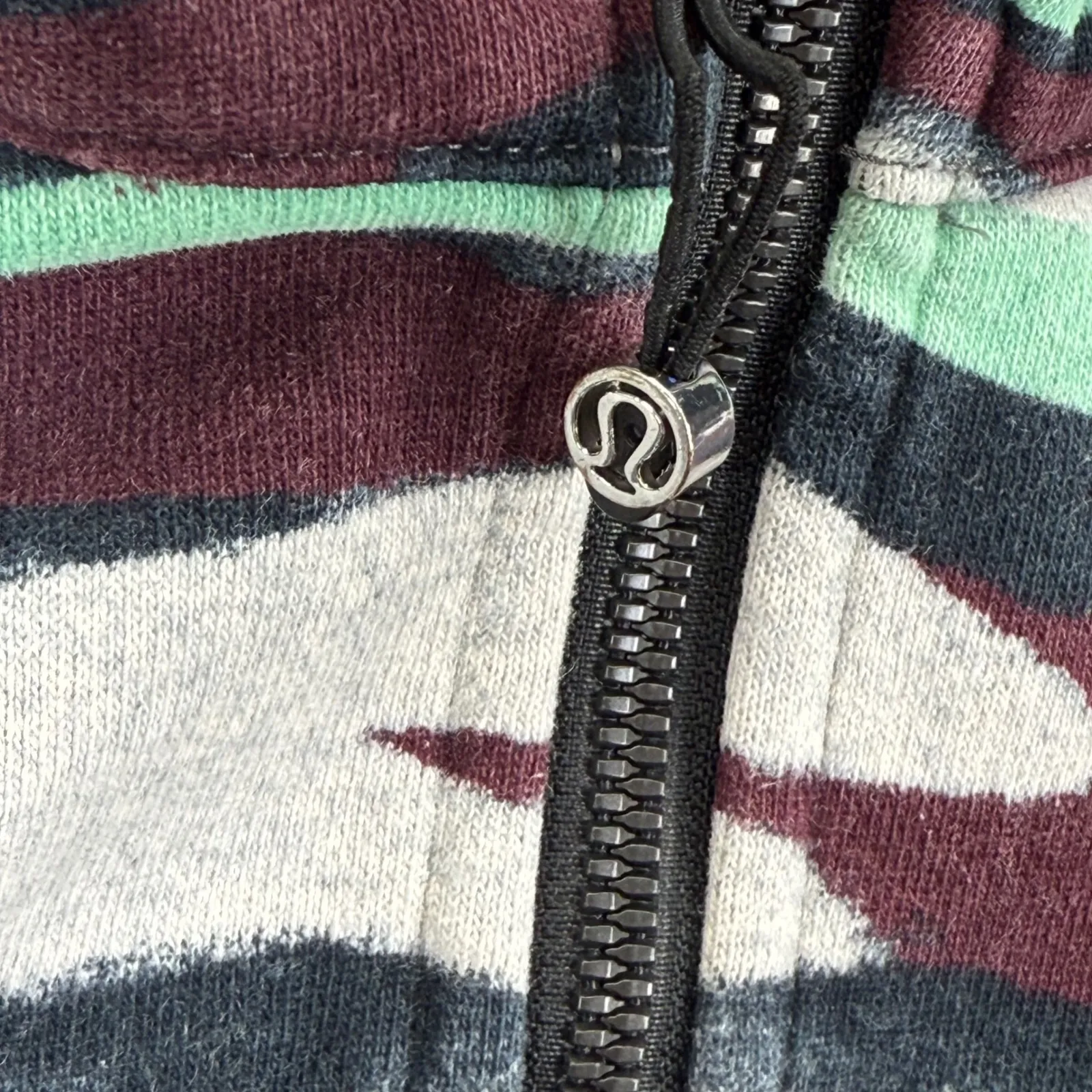 Lululemon Scuba Hoodie II Mini Full Zip Camo Print Athletic Jacket Size 6 READ - Image 6