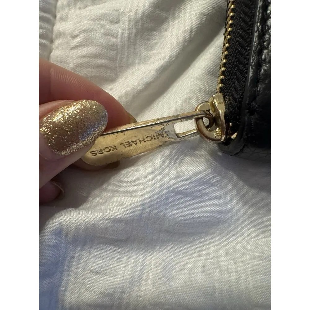 Michael Kors Black Wallet Zipper Gold Travel Classic Old Money Quiet Luxury - Image 3