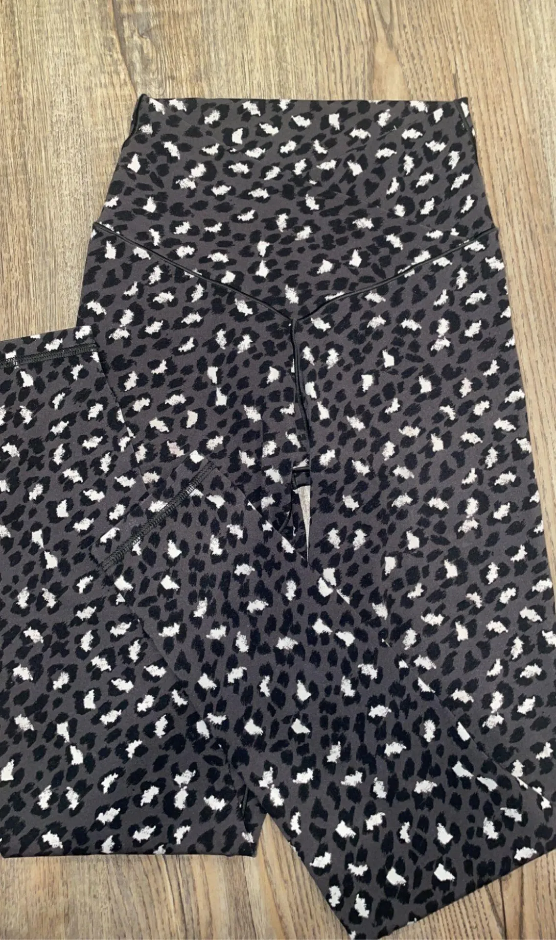 Crossover Leggings - Image 3