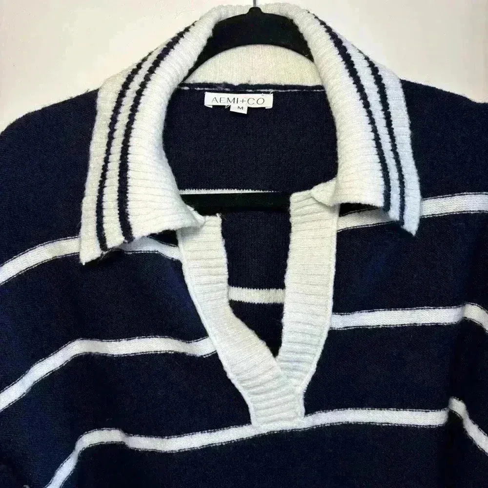 AEMI + CO Nautical Collared Women’s Navy & White Striped Sweater Size Medium Blue - Image 3