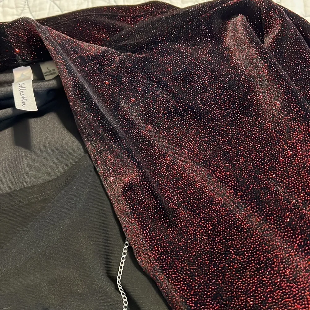 NY Collection womens sz large sparkly red blouse attached black tank & necklace - Image 9
