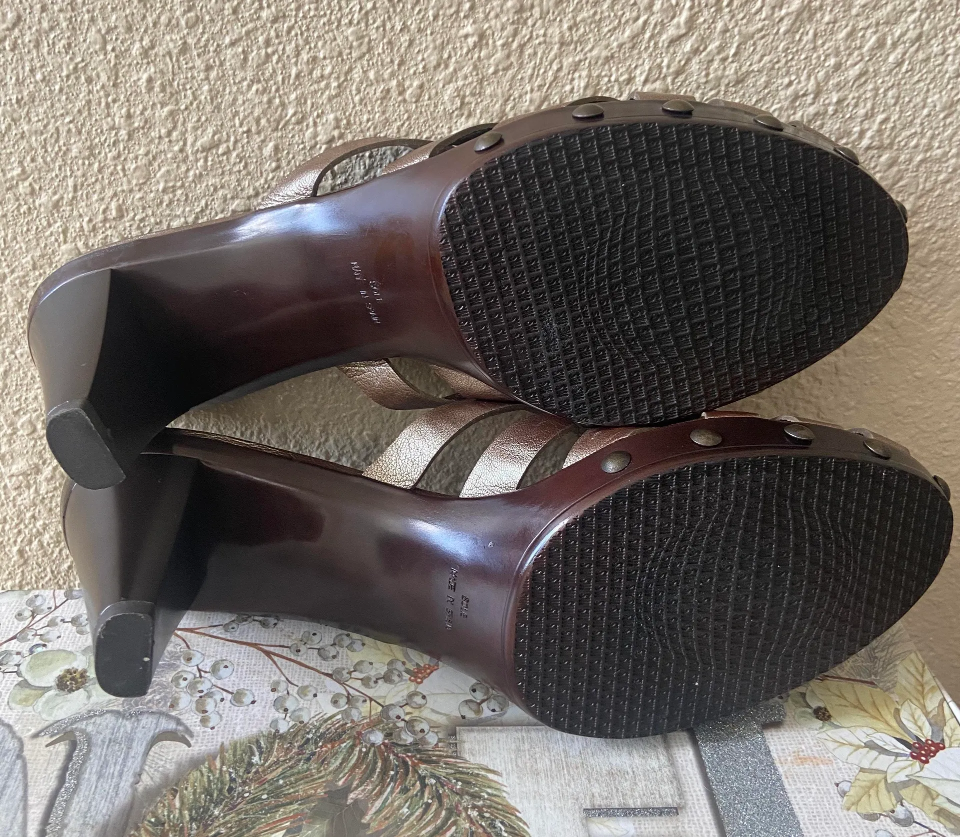 9 M Bronze Woven Leather Pumps Sandals Studded Heel Slip On - Image 5