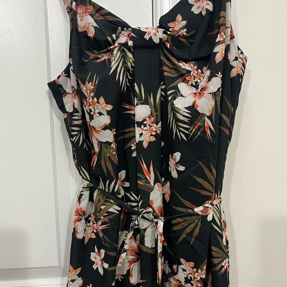 Great Jones Black Floral V-Neck Midi Dress Size Medium $180 - Image 3