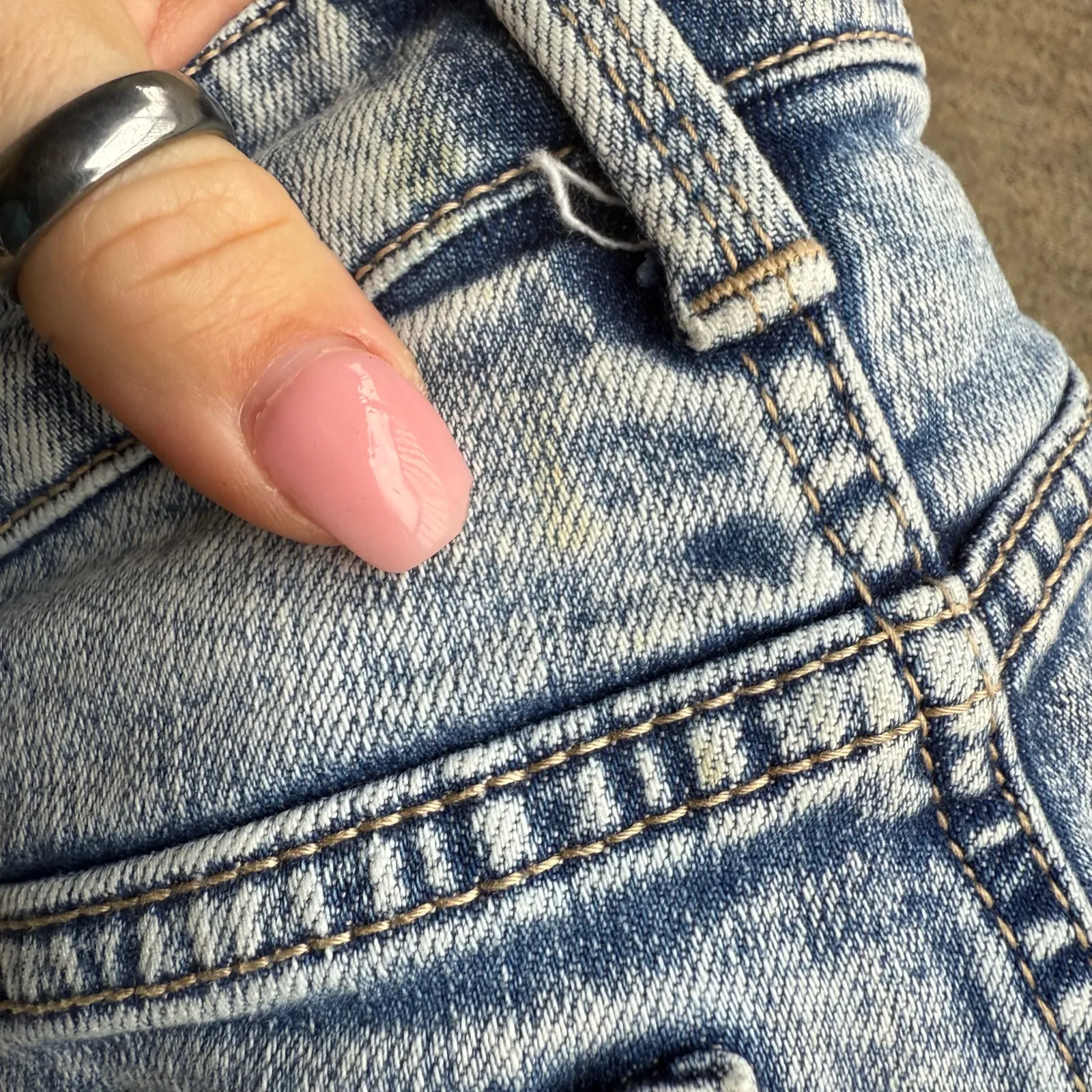 Buckle Black Fit No 23 Light Wash Distressed Jean Shorts Style BBX1003 Size 24 - Image 5