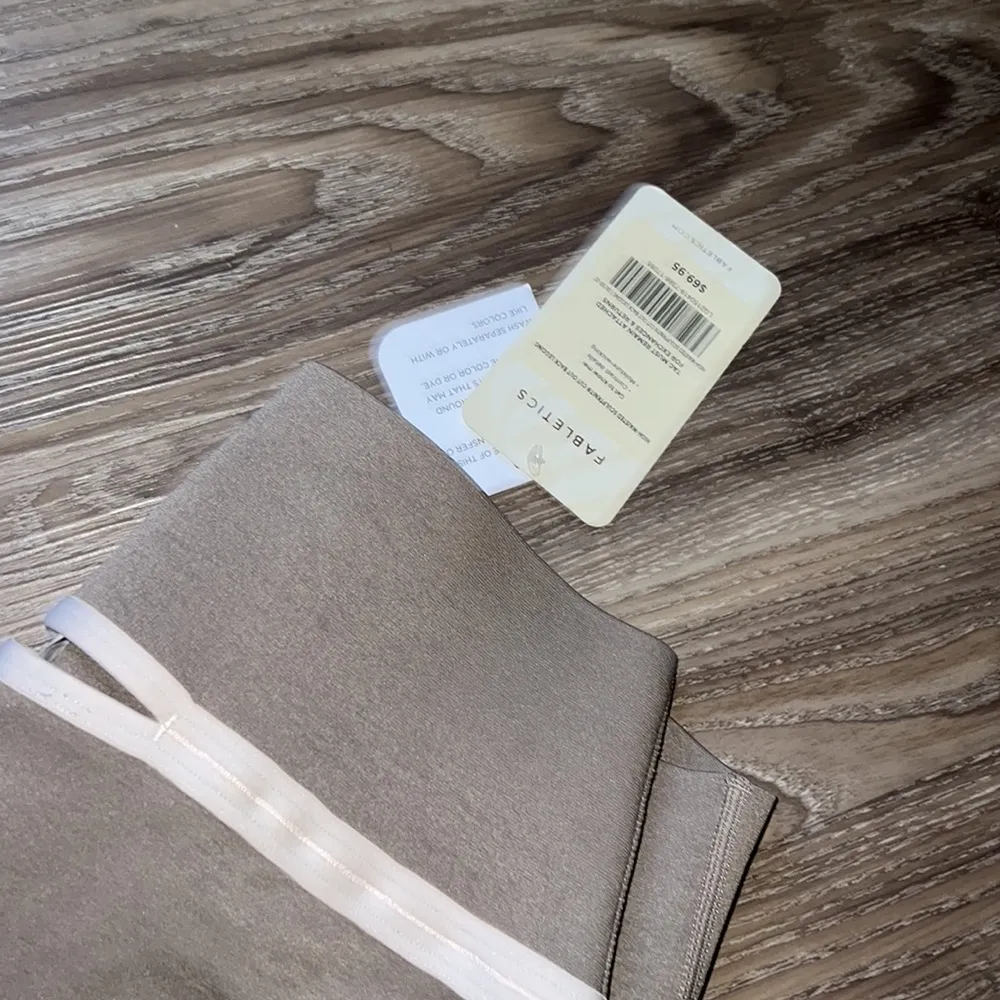 NWT Fabletics  set high waisted sculpt knit cut out back legging and sport bra - Image 7