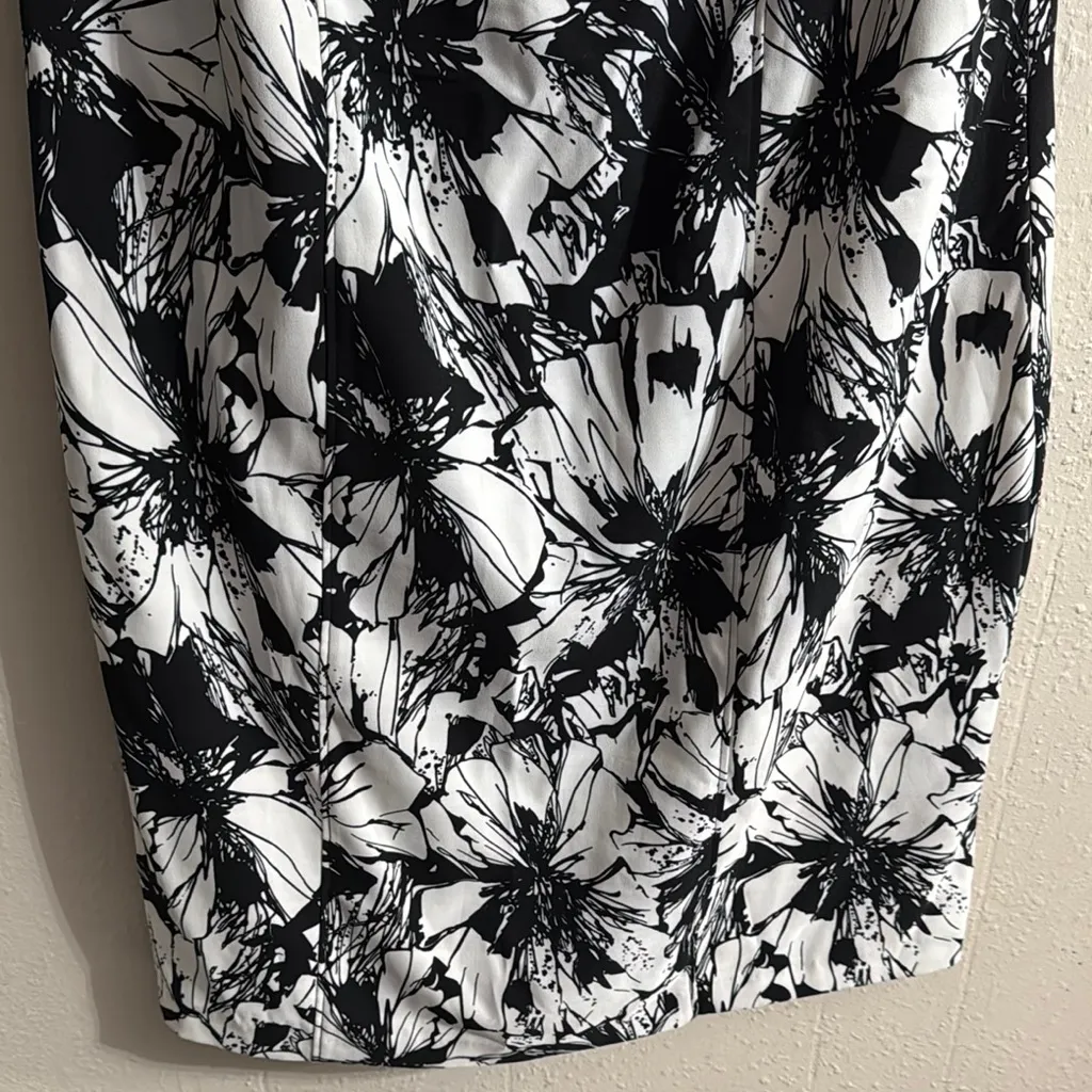 Avenue Black and White Sheath Dress with Flutter Sleeves - Image 4