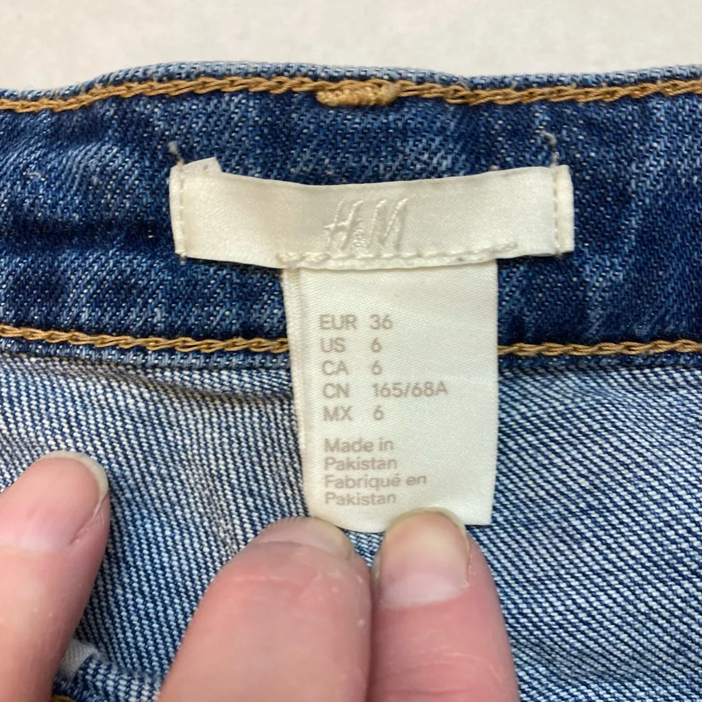 H&M Medium Wash Distressed Ripped Raw Hem Shortie Shorts #Br - Image 2