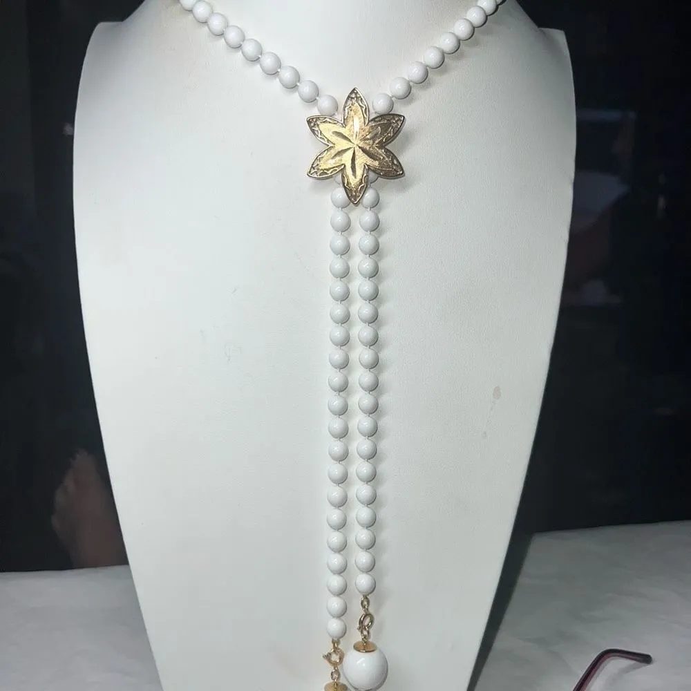 Sara Coventry Signed Vintage White Bead Gold Tone Floral MCM Y Necklace White - Image 2