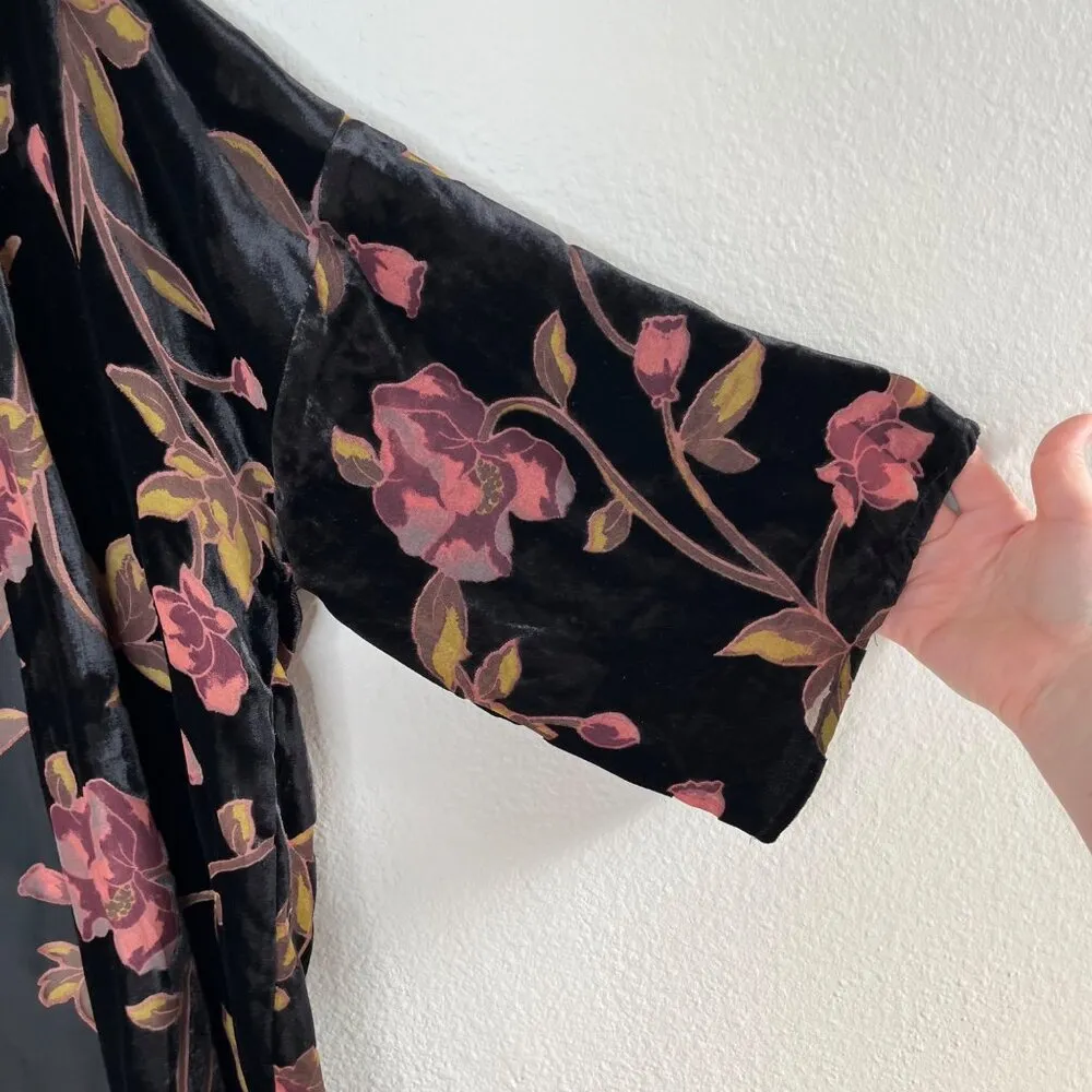 FOREVER 21 Black Velvet Burnout Floral Rose Romantic Kimono Cardigan Size S NWT - Image 5