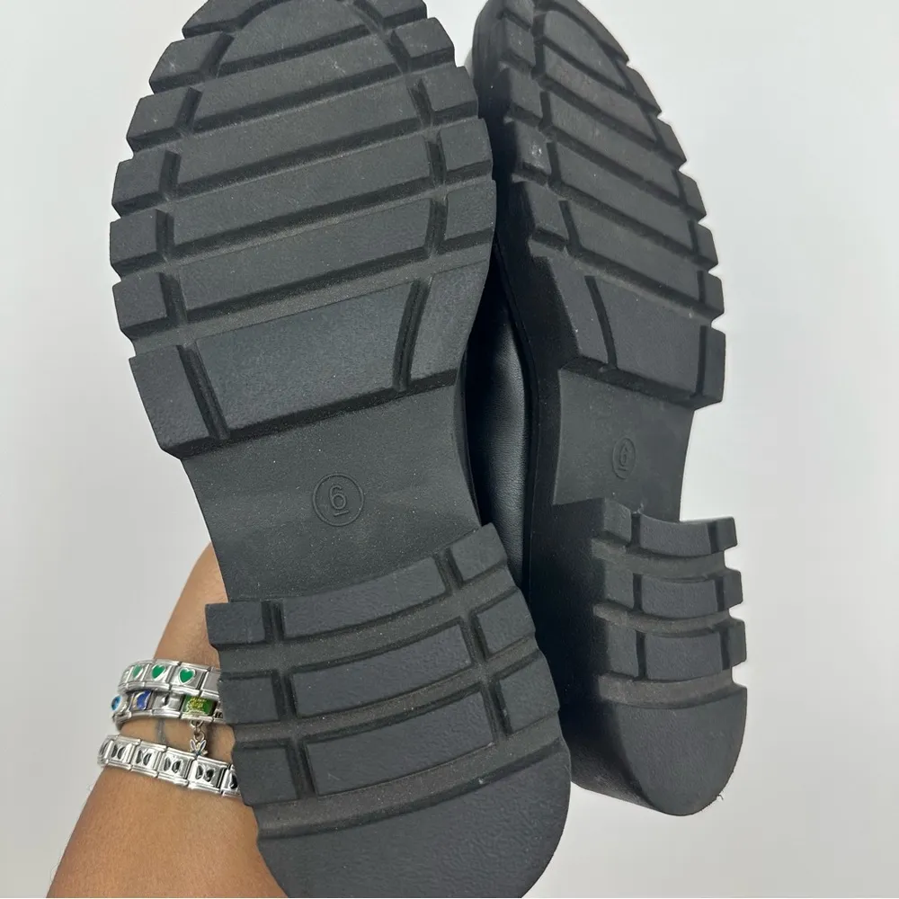 Vintage Y2K Style Black Loafers Size 6 Grunge Whimsical - Image 7