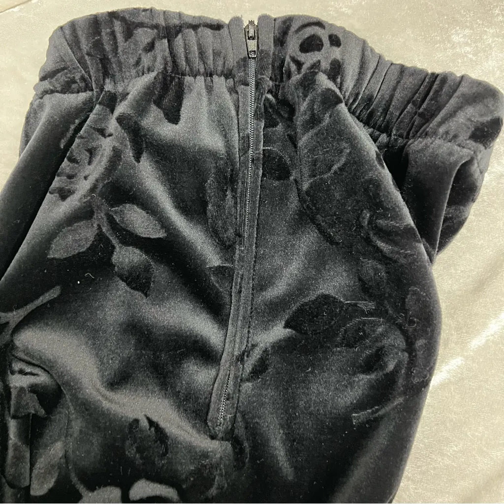 Vintage S Elegant Black rose burnout velvet velour maxi Skirt Goth made in USA - Image 5