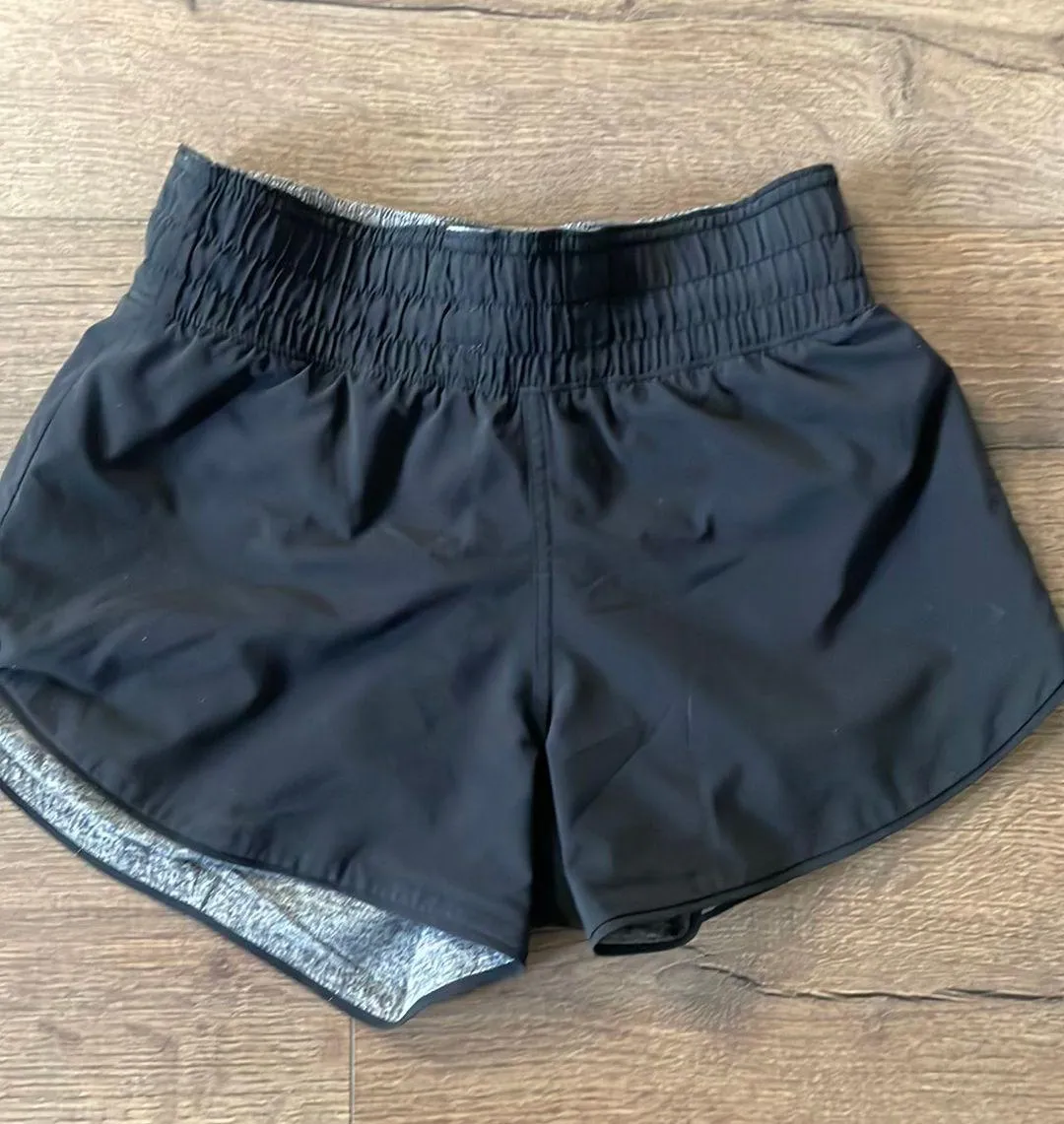 Lululemon Reversible Shorts 3” - Image 4