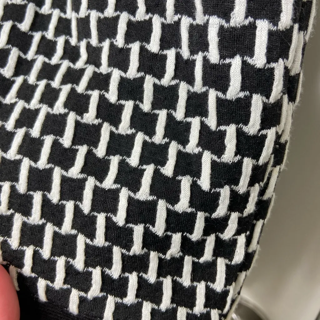 NWOT Faith and Joy women’s black white knit asymmetrical knee‎ stretch skirt L - Image 4