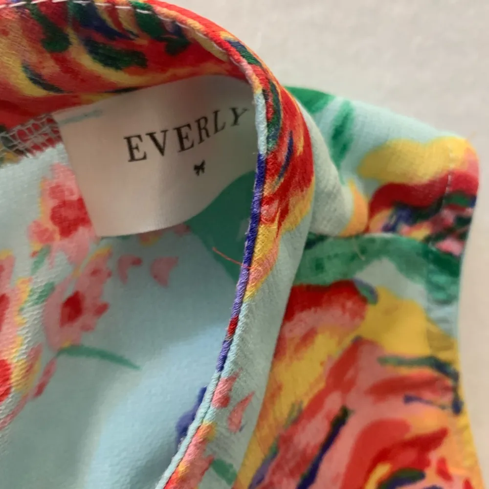 Everly Floral Jumper Size Medium Ladies - Image 3