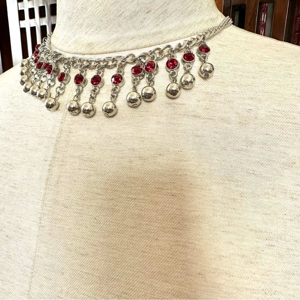 Silver tone burgundy rhinestone necklace - Image 6