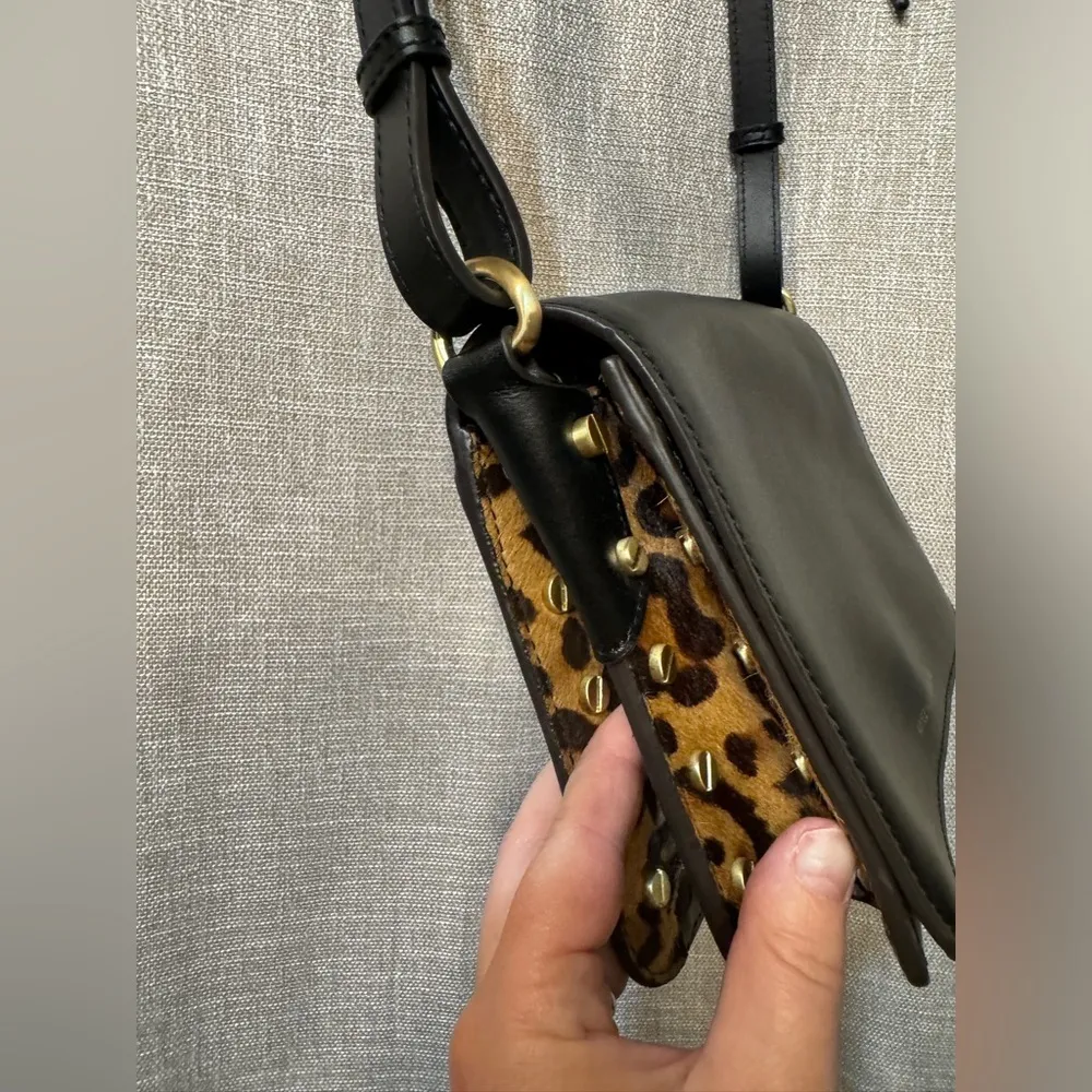 Aimee Kestenberg black leather purse with leopard print trim and stud details - Image 6