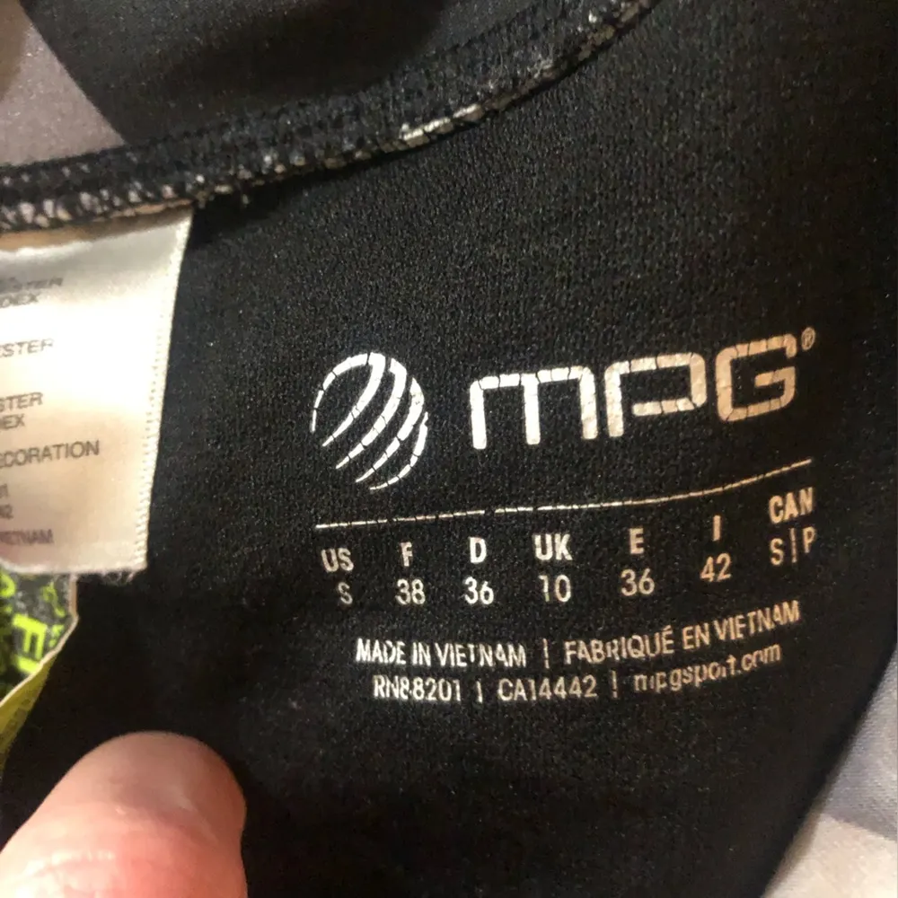 MPG Black and Cream Athletic Shorts Sz Small - Image 3