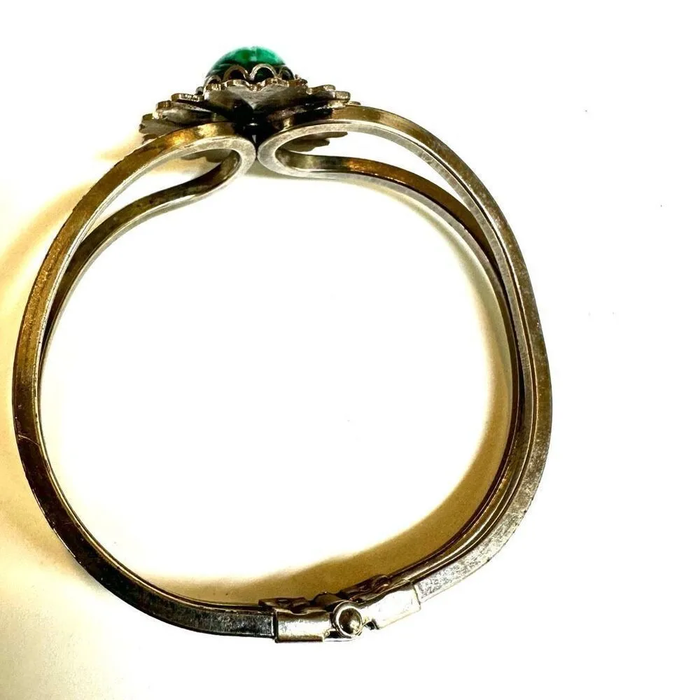 Silver tone green scarab hinged bangle bracelet - Image 9