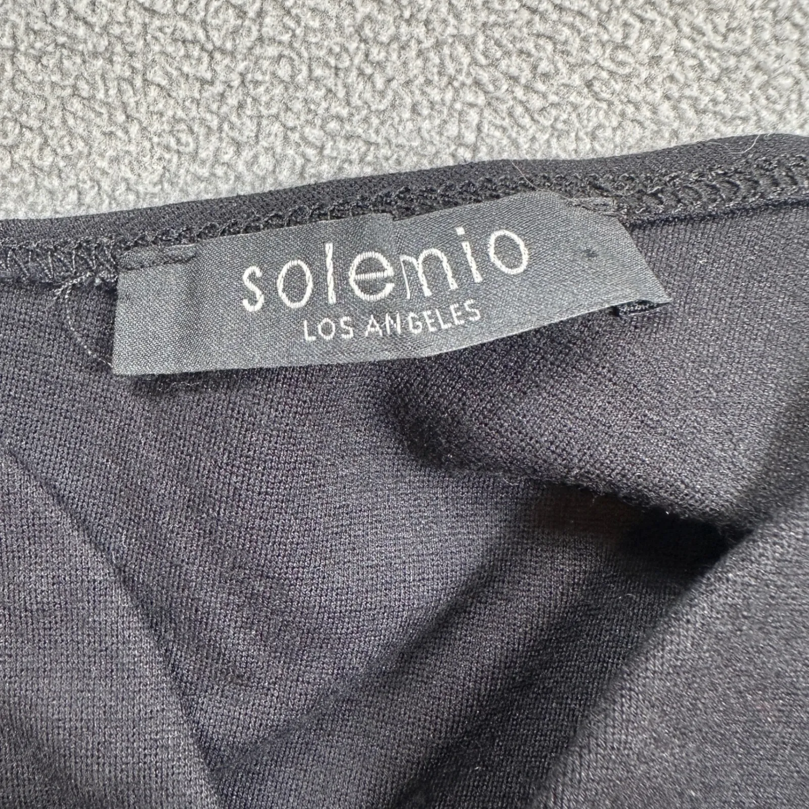 Solemio Crop Top M Black Off Shoulder Sleeves V Neck Ruched Tank Top - Image 5