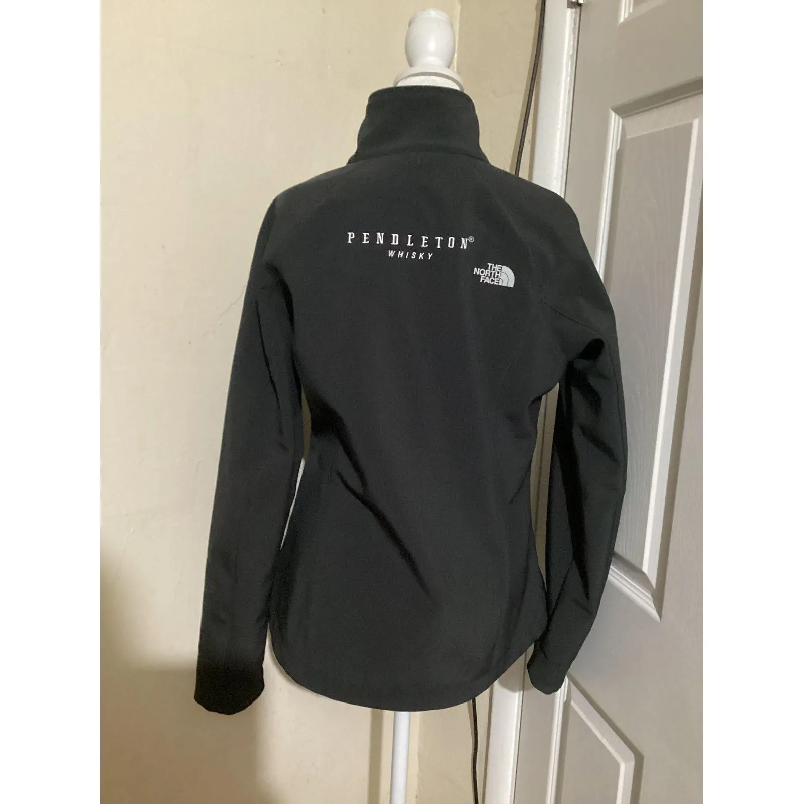 The North Face Jacket Womens Medium Black WindWall Softshell Pendleton Whisky - Image 5